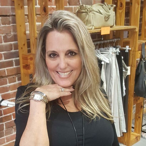 Meet your Posher, Stephanie l - Picture 1 of 8